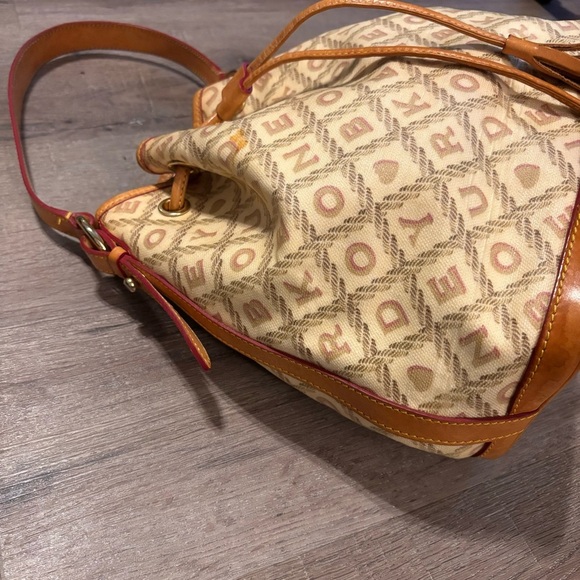 Dooney & Bourke Drawstring East West Purse EUC